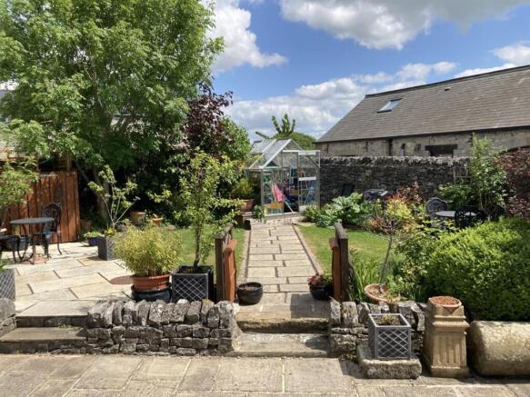 6 bed property, in Alma Road, £750,000