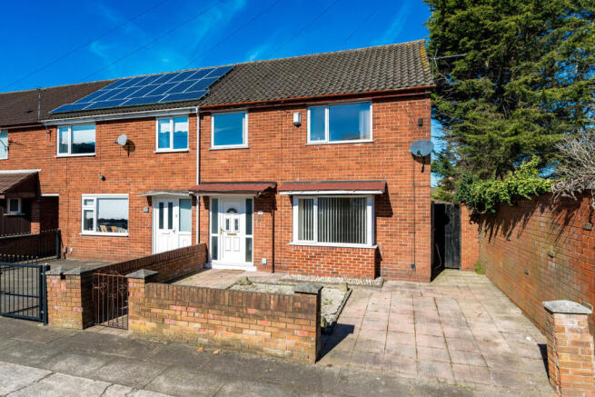 3 bed property, in Haweswater Close, £125,000