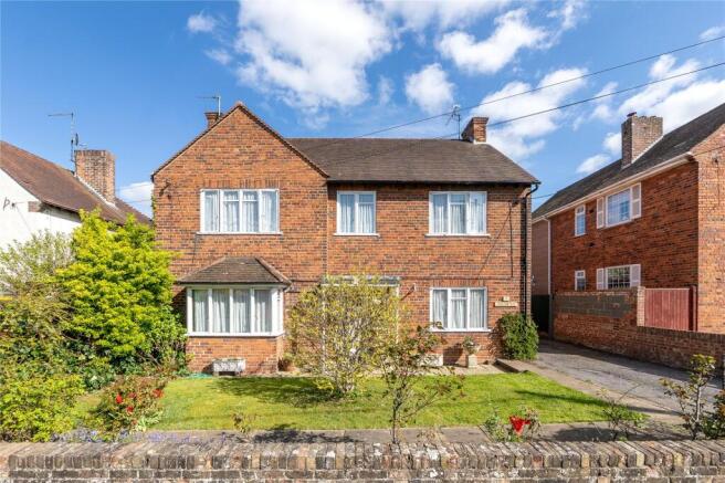 4 bed property, in Haydon Road, £675,000