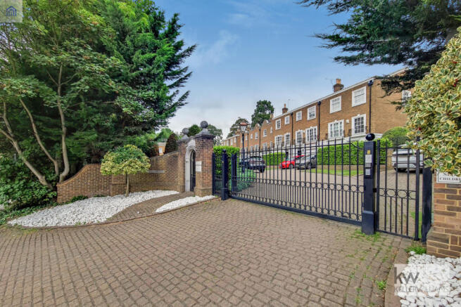 4 bed property, in Grosvenor Place Vale Road, £775,000