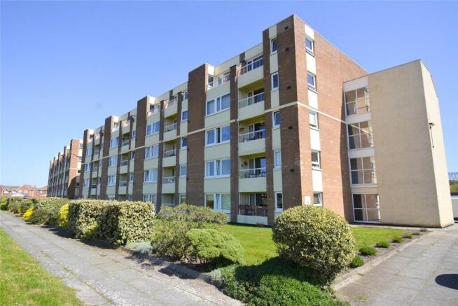 1 bed property, in The Channel, £80,000