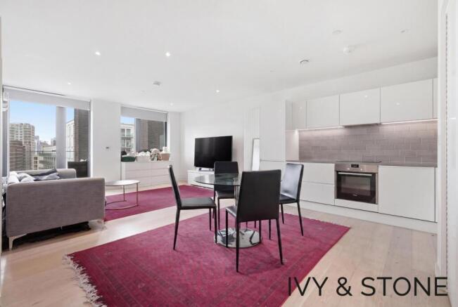 1 bed property, in Cutter House, £400,000