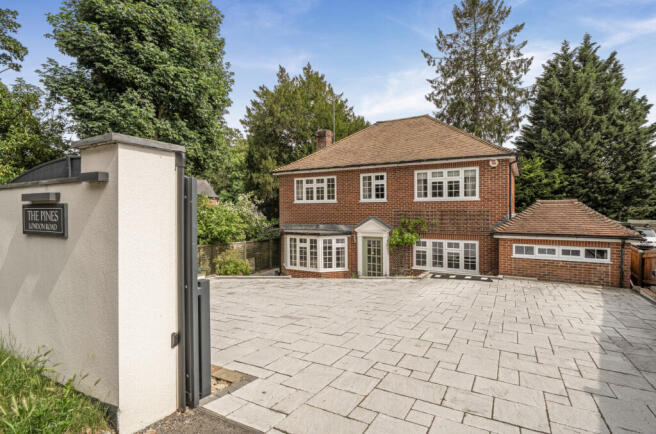 4 bed property, in London Road, £850,000
