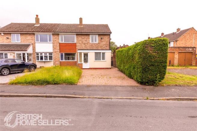 3 bed property, in Charles Crescent, £235,000