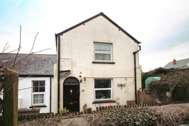 3 bed property, in Buckland Brewer, £165,000