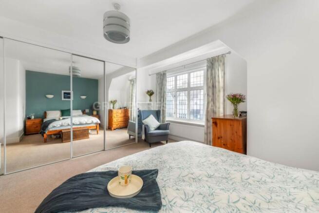 4 bed property, in Mount Road, £840,000