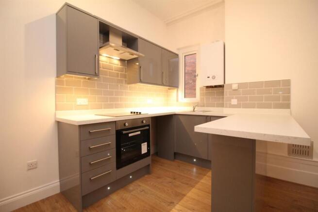 1 bed property, in Flat 6 13 Canterbury Road, £150,000