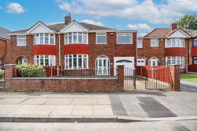 4 bed property, in Parr Lane, £375,000