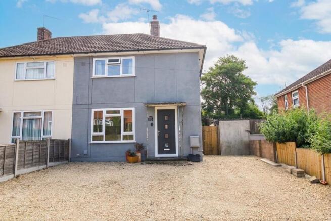 2 bed property, in Westwood Road, £185,000