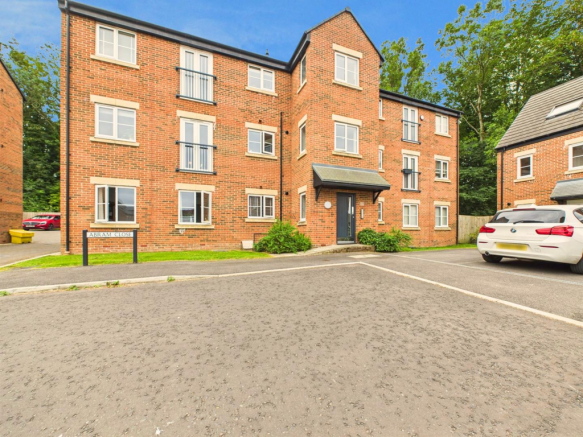2 bed property, in Abram Close, £159,000