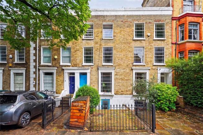 1 bed property, in Waterloo Terrace, £565,000