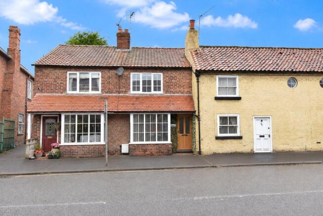 2 bed property, in Thirsk Road, £157,000