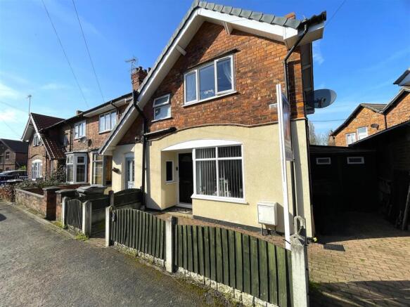3 bed property, in Olympia Crescent, £180,000