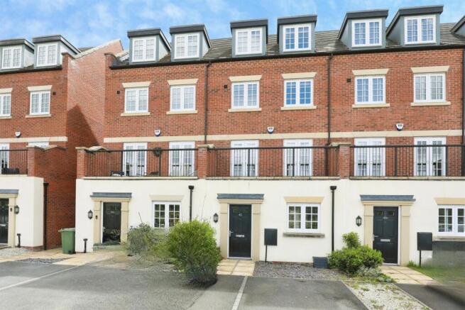 4 bed property, in Curzon Avenue, £340,000