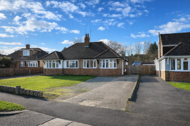 3 bed property, in Golden Riddy, £425,000
