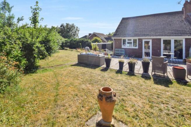 3 bed property, in Cooper Road, £450,000