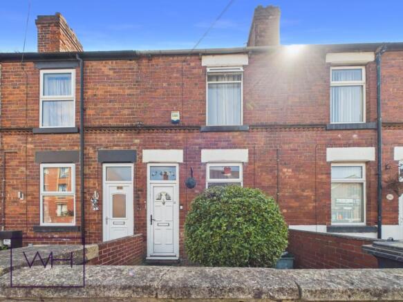2 bed property, in Cooke Street, £105,000