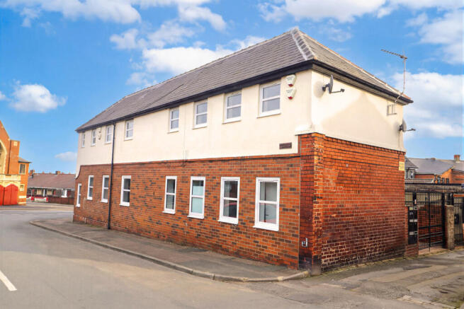 12 bed property, in Wellington Road, £379,995