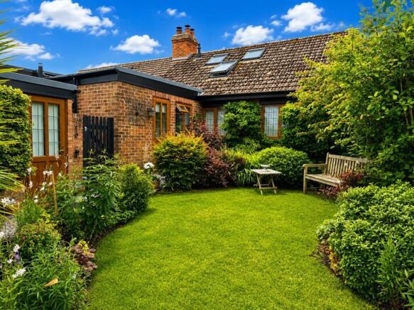 2 bed property, in June Lane, £400,000