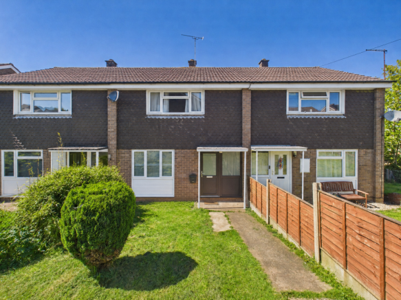 2 bed property, in York Road, £170,000