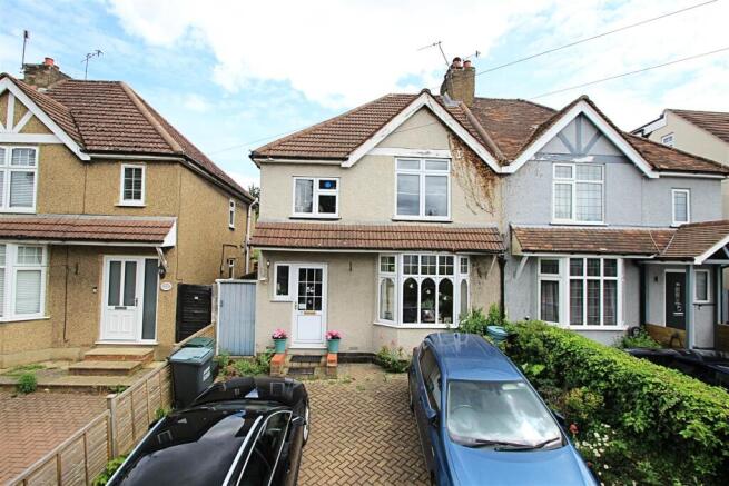 3 bed property, in Station Road, £500,000
