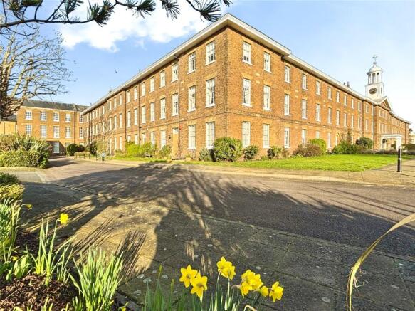 3 bed property, in Admiralty Mews, £670,000