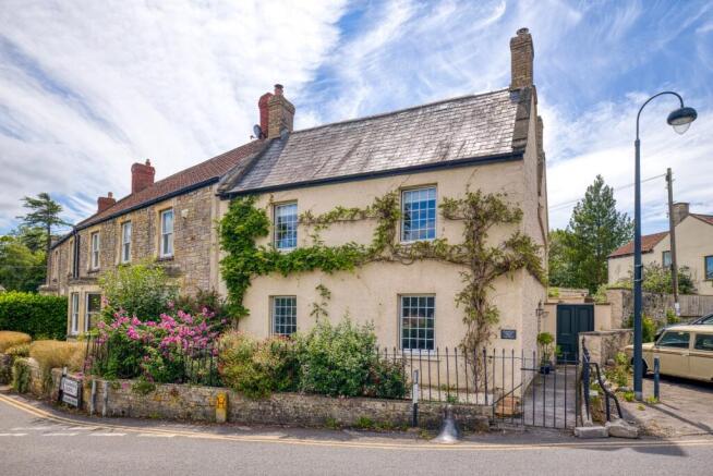 3 bed property, in Central Wedmore, £620,000