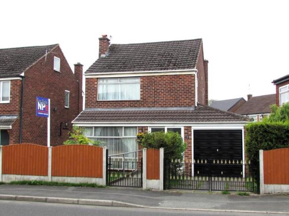 3 bed property, in Alder Road, £265,000