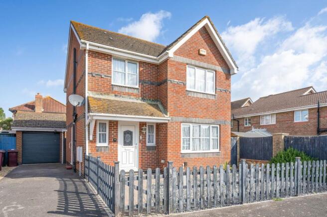 3 bed property, in Shalbourne Crescent, £410,000