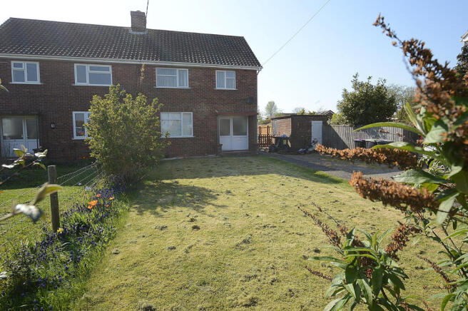 3 bed property, in 11 Roxholme Road, £175,000