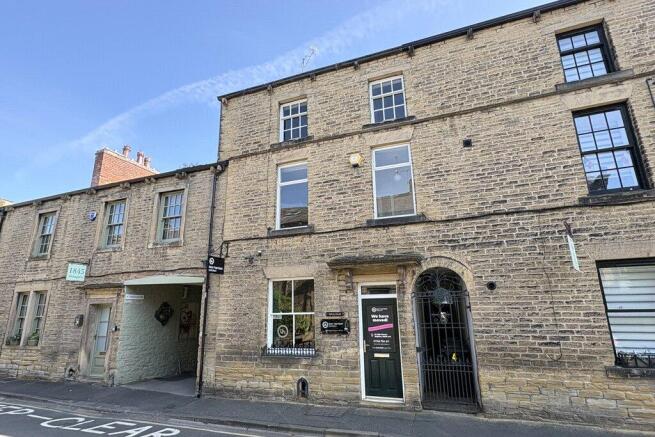 3 bed property, in Kipling House, £309,000