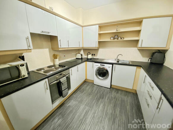 2 bed property, in Lowbridge Court, £88,000