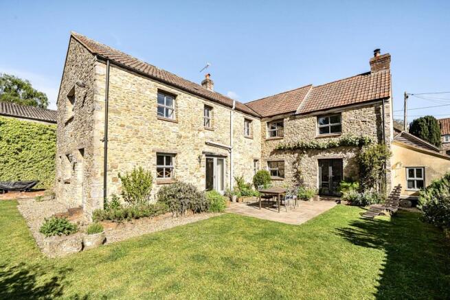 5 bed property, in Whatley, £790,000