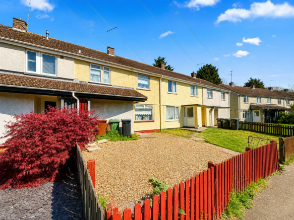3 bed property, in Llewellyn Walk, £175,000