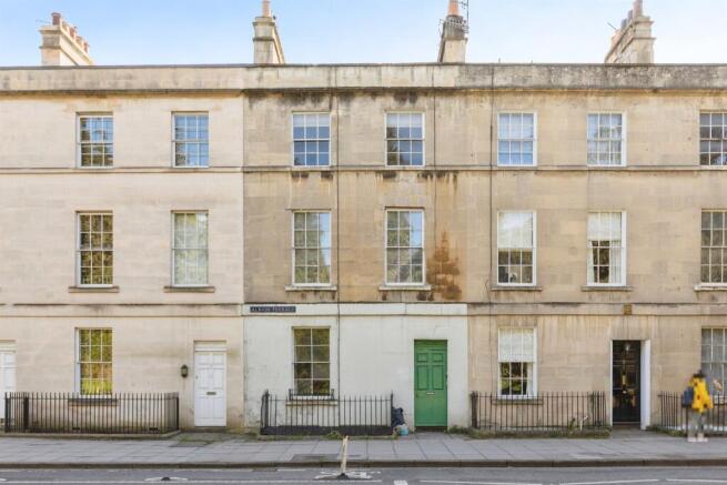 1 bed property, in Albion Terrace, £125,000