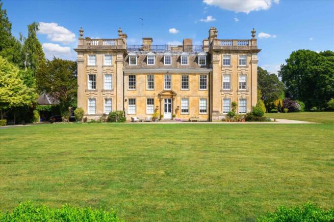 2 bed property, in Whittington, £425,000