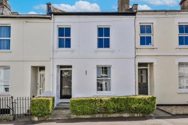 3 bed property, in Great Western Terrace, £400,000