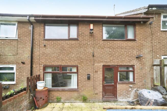 3 bed property, in Bawn Approach, £135,000