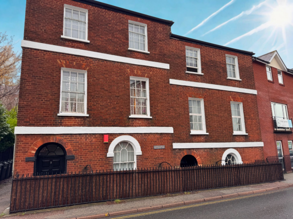 1 bed property, in Magdalen Street, £170,000