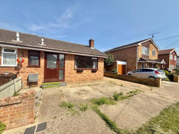 2 bed property, in 15b Roggel Road, £280,000