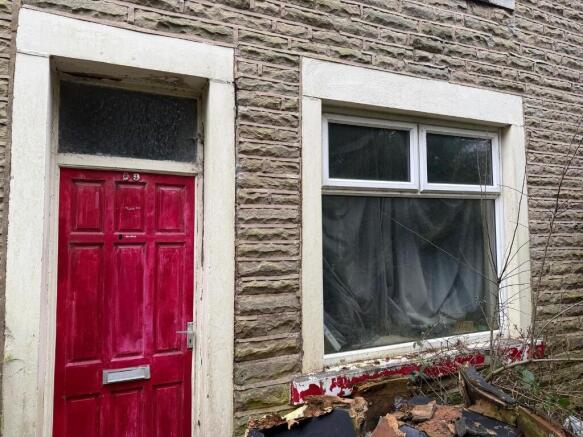 2 bed property, in King Street Terrace, £59,000