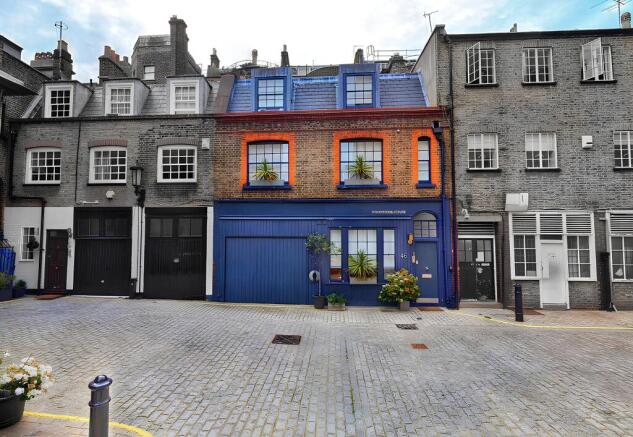 2 bed property, in Woodstock Mews, £3,550,000