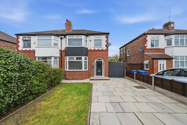 3 bed property, in Carnforth Road, £375,000