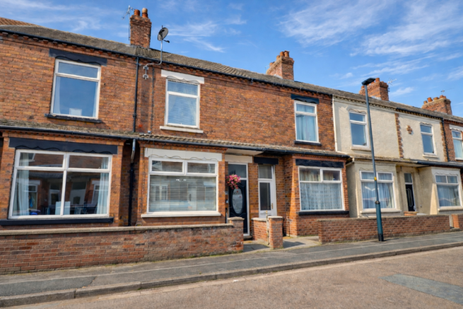 2 bed property, in Volta Street, £150,000