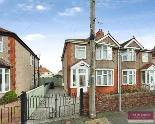 3 bed property, in 6 Ffordd Las, £150,000