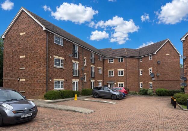 2 bed property, in 36 Otterburn Crescent, £160,000