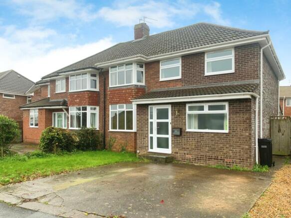4 bed property, in Orwell Drive, £530,000