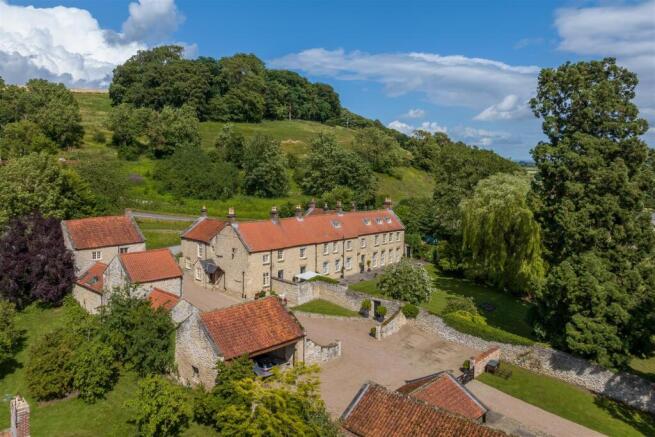 7 bed property, in Stonegrave House, £3,500,000