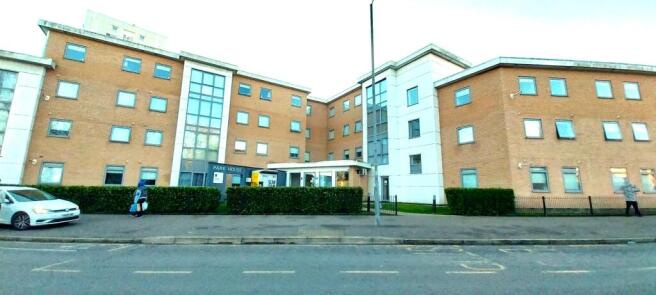 Studio, in S1, £150,000