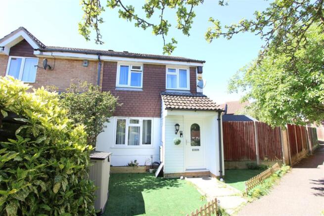 3 bed property, in Cranleigh Close, £435,000